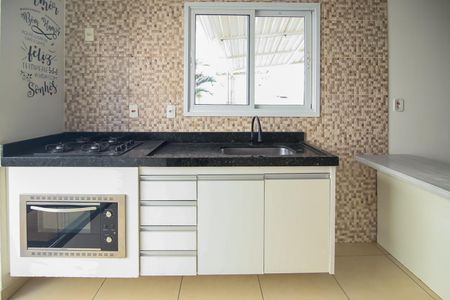 Casa para alugar com 45m², 2 quartos e 2 vagasSala/Cozinha