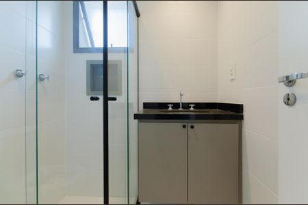 Banheiro de kitnet/studio para alugar com 1 quarto, 30m² em Vila Mariana, São Paulo