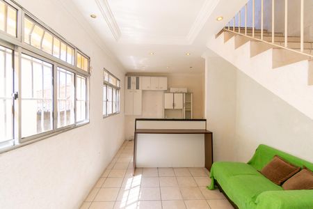Casa à venda com 80m², 1 quarto e sem vaga Casa à venda com 80m², 1 quarto e sem vagaSala