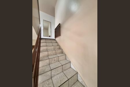 Escada de casa para alugar com 4 quartos, 430m² em Umbará, Curitiba