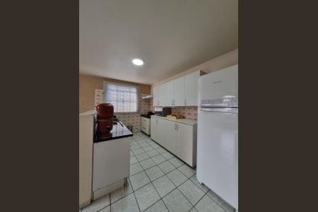 Casa para alugar com 430m², 4 quartos e 3 vagas Casa para alugar com 430m², 4 quartos e 3 vagasCozinha