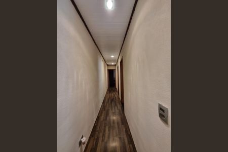 Casa para alugar com 430m², 4 quartos e 3 vagas Casa para alugar com 430m², 4 quartos e 3 vagasCorredor