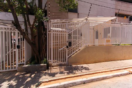 Apartamento para alugar com 57m², 2 quartos e 1 vagaFachada