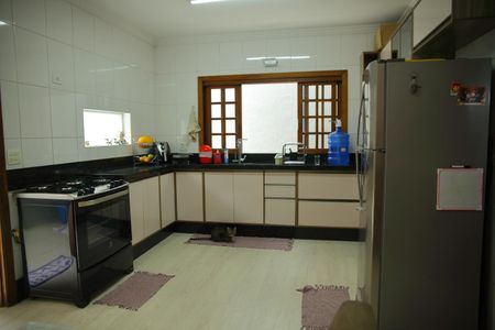 Casa à venda com 200m², 3 quartos e 3 vagasCozinha 