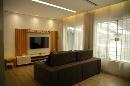 Casa à venda com 200m², 3 quartos e 3 vagasSala