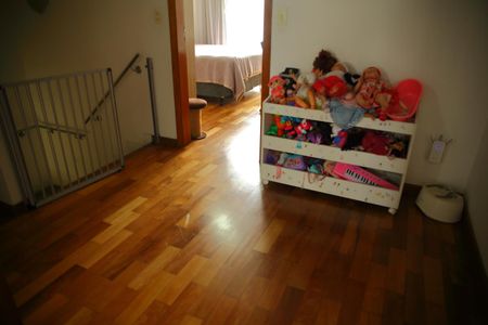 Casa à venda com 200m², 3 quartos e 3 vagasHall dos Quartos 