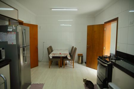 Casa à venda com 200m², 3 quartos e 3 vagasCozinha 
