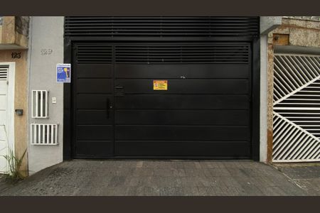 Casa para alugar com 280m², 2 quartos e 2 vagasFachad + placa