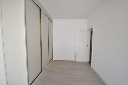 Casa para alugar com 330m², 5 quartos e 3 vagas Casa para alugar com 330m², 5 quartos e 3 vagasSuíte 2