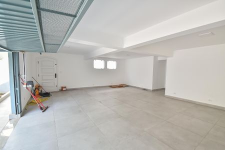 Casa para alugar com 330m², 5 quartos e 3 vagas Casa para alugar com 330m², 5 quartos e 3 vagasGaragem