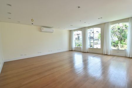 Sala de casa para alugar com 5 quartos, 330m² em Jardim da Gloria, São Paulo