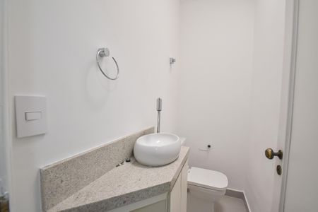 Casa para alugar com 330m², 5 quartos e 3 vagas Casa para alugar com 330m², 5 quartos e 3 vagasLavabo