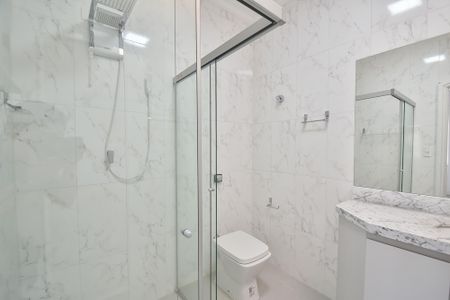 Casa para alugar com 330m², 5 quartos e 3 vagas Casa para alugar com 330m², 5 quartos e 3 vagasBanheiro da suíte 3