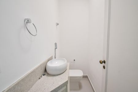 Casa para alugar com 330m², 5 quartos e 3 vagas Casa para alugar com 330m², 5 quartos e 3 vagasLavabo