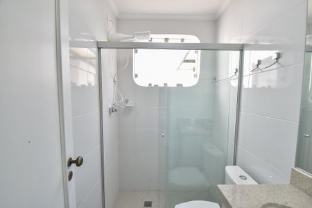 Casa para alugar com 330m², 5 quartos e 3 vagas Casa para alugar com 330m², 5 quartos e 3 vagasBanheiro da suíte 5