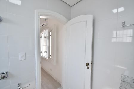 Casa para alugar com 330m², 5 quartos e 3 vagas Casa para alugar com 330m², 5 quartos e 3 vagasBanheiro da suíte 2