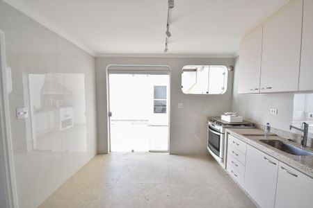 Casa para alugar com 330m², 5 quartos e 3 vagas Casa para alugar com 330m², 5 quartos e 3 vagasCozinha 2