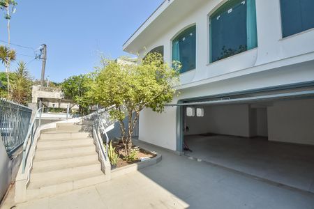 Casa para alugar com 330m², 5 quartos e 3 vagas Casa para alugar com 330m², 5 quartos e 3 vagasGaragem