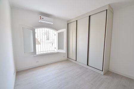 Casa para alugar com 330m², 5 quartos e 3 vagas Casa para alugar com 330m², 5 quartos e 3 vagasSuíte 3