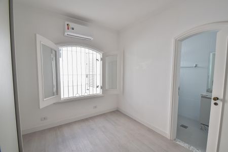 Casa para alugar com 330m², 5 quartos e 3 vagas Casa para alugar com 330m², 5 quartos e 3 vagasSuíte 1