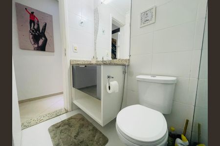 Apartamento à venda com 81m², 3 quartos e 2 vagasBanheiro 2