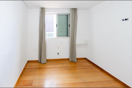 Apartamento para alugar com 158m², 4 quartos e 3 vagas Apartamento para alugar com 158m², 4 quartos e 3 vagasQuarto 3