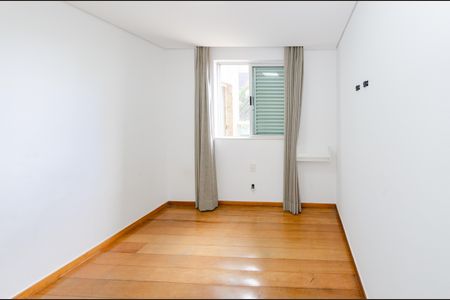 Apartamento para alugar com 158m², 4 quartos e 3 vagas Apartamento para alugar com 158m², 4 quartos e 3 vagasQuarto 3