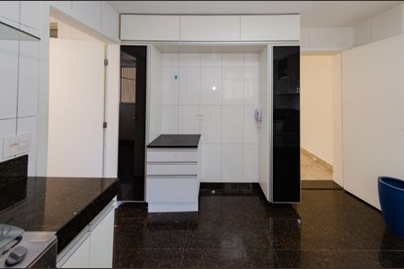 Apartamento para alugar com 158m², 4 quartos e 3 vagas Apartamento para alugar com 158m², 4 quartos e 3 vagasCozinha