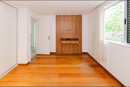 Apartamento para alugar com 158m², 4 quartos e 3 vagas Apartamento para alugar com 158m², 4 quartos e 3 vagasSuíte