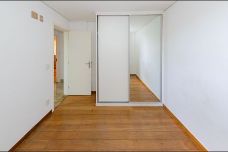 Apartamento para alugar com 158m², 4 quartos e 3 vagas Apartamento para alugar com 158m², 4 quartos e 3 vagasQuarto 3