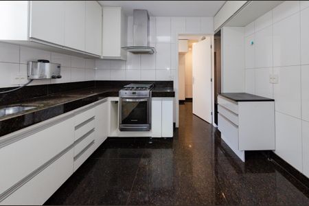 Apartamento para alugar com 158m², 4 quartos e 3 vagas Apartamento para alugar com 158m², 4 quartos e 3 vagasCozinha