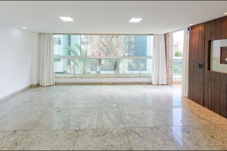 Apartamento para alugar com 158m², 4 quartos e 3 vagas Apartamento para alugar com 158m², 4 quartos e 3 vagasSala