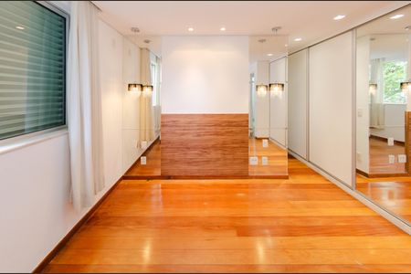 Apartamento para alugar com 158m², 4 quartos e 3 vagas Apartamento para alugar com 158m², 4 quartos e 3 vagasSuíte