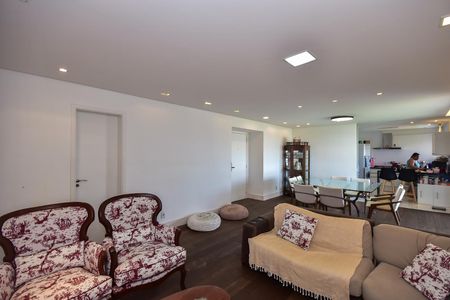 Sala de apartamento para alugar com 3 quartos, 141m² em Jardim Monte Kemel, São Paulo