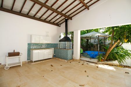 Casa à venda com 400m², 4 quartos e 3 vagasEntrada, Garagem e Churrasqueira