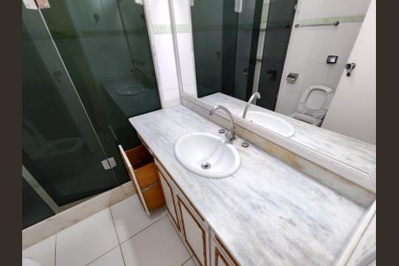 Apartamento à venda com 120m², 3 quartos e 2 vagasBanheiro Corredor
