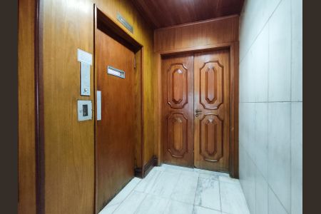 Apartamento à venda com 120m², 3 quartos e 2 vagasFachada e portaria