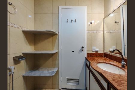 Apartamento à venda com 120m², 3 quartos e 2 vagasBanheiro da Suíte