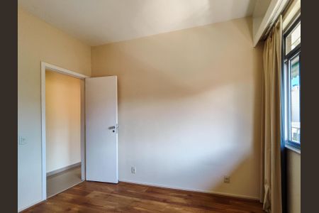 Apartamento à venda com 120m², 3 quartos e 2 vagasQuarto 2