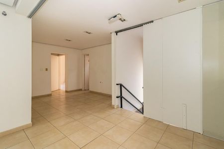 Casa à venda com 232m², 3 quartos e 3 vagas