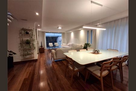 Casa à venda com 3 quartos, 249m² em Campo Belo, São Paulo