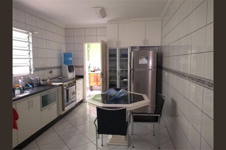 Casa à venda com 156m², 3 quartos e 4 vagas