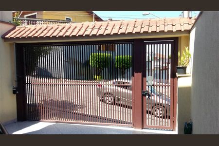 Casa à venda com 235m², 3 quartos e 4 vagas