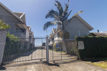 Casa para alugar com 170m², 2 quartos e 2 vagasFachada 