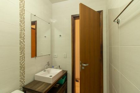 Casa para alugar com 170m², 2 quartos e 2 vagasBanheiro Social 1