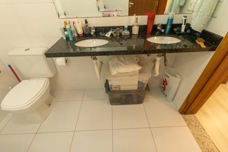 Casa para alugar com 170m², 2 quartos e 2 vagasBanheiro da Suíte