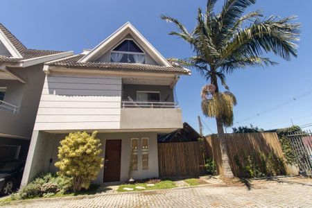 Casa para alugar com 170m², 2 quartos e 2 vagasFachada