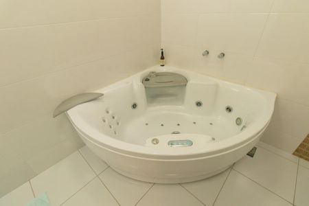 Casa para alugar com 170m², 2 quartos e 2 vagasBanheiro da Suíte