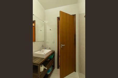 Casa para alugar com 170m², 2 quartos e 2 vagasBanheiro Social 1