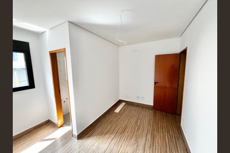 Casa à venda com 140m², 4 quartos e 2 vagas Casa à venda com 140m², 4 quartos e 2 vagasQuarto 2 - Suíte